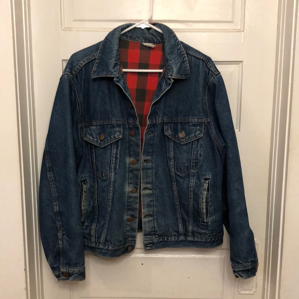 Vintage denim jacket with buffalo plaid flannel lining - size L